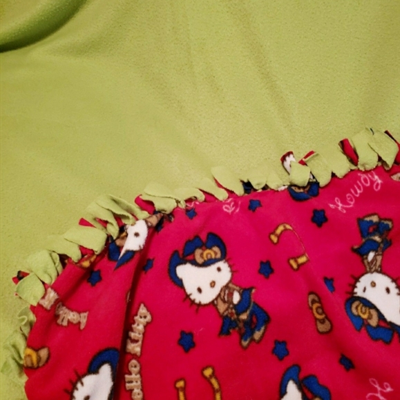 HELLO KITTY FLEECE BLANKET - Picture 4 of 6